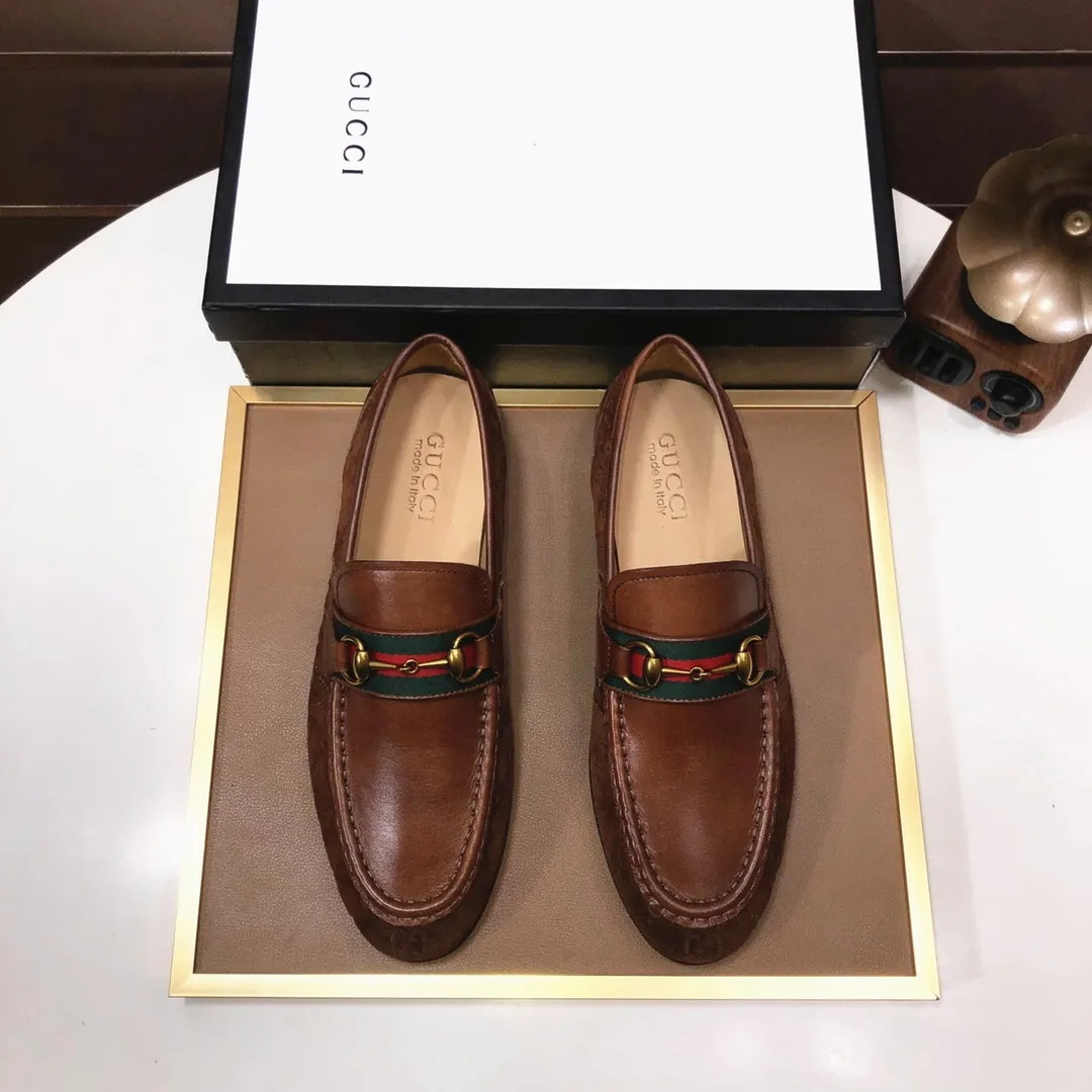 Men's shoes 💰600💰 Brand: GUCCI (Gucci) Standard size: Men's size 38/44 (45 can be customized) Grade: Same as the official website Original quality Material: Original cowhide Water-dyed cowhide lining Original rubber outsole Style category: Men's fashionable casual leather shoes Distinguished big-name luxury elements Top luxury Color: Actual picture